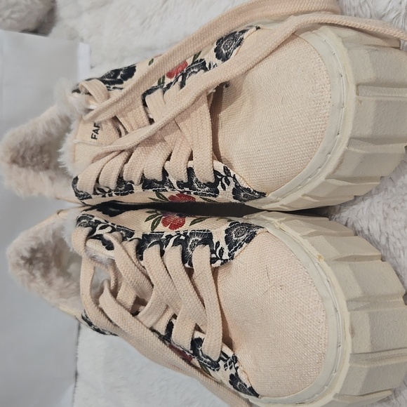 FARM Rio Romantic Garden Platform Sneakers Women’s Size 7.5 - Worn Only 3hrs! - Picture 3 of 7